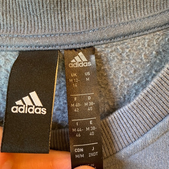 Adidas brand crop sweater size M - Picture 2 of 2